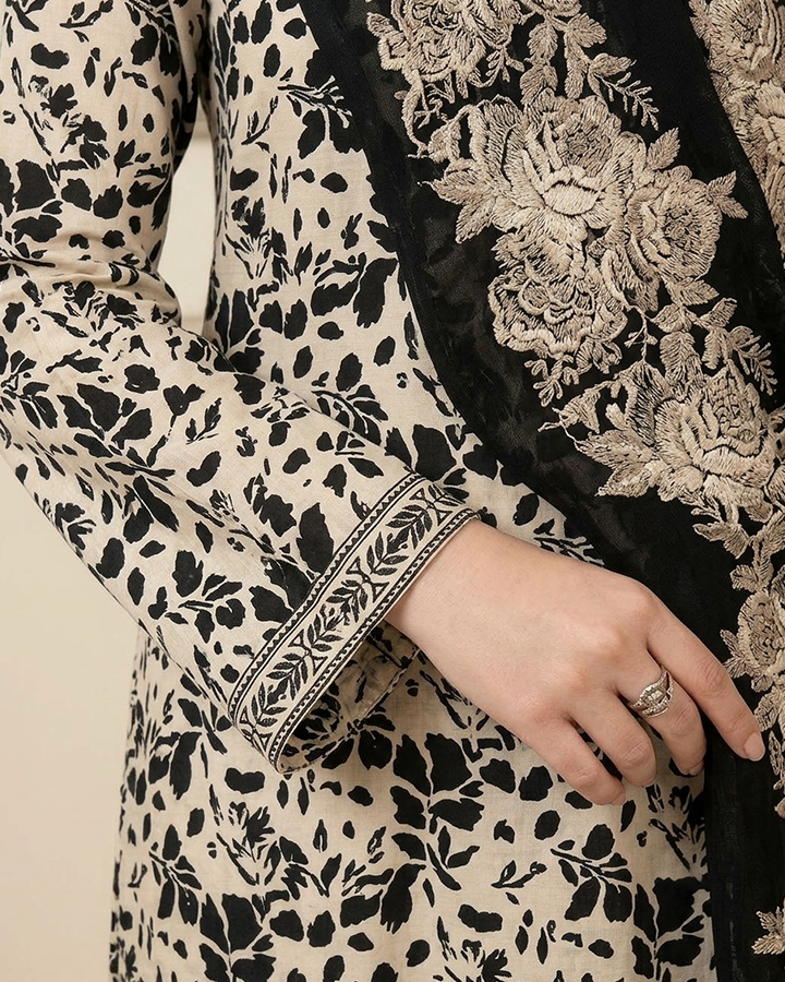 Ivory Noir