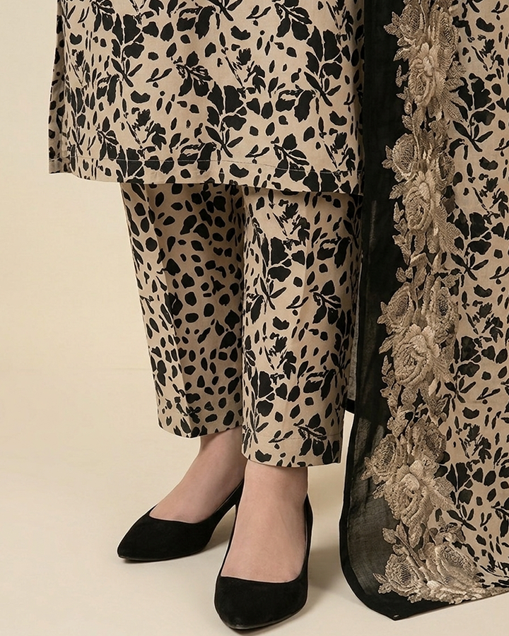Ivory Noir